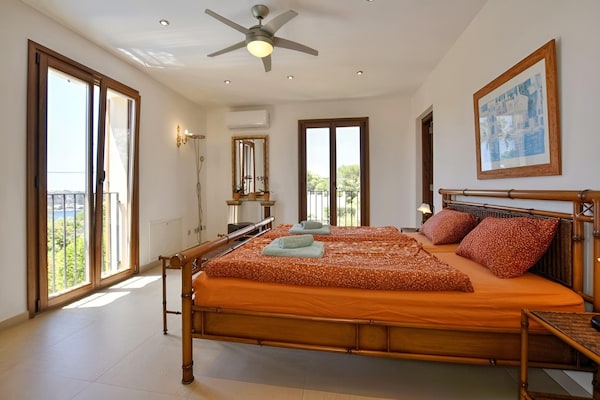 Foto van Villa in Santanyí met privézwembad en BBQ - Vakantiehuis in Santanyi - BedRoom