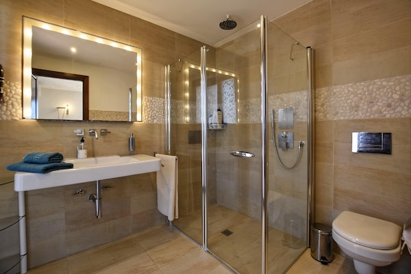 Foto van Villa in Santanyí met privézwembad en BBQ - Vakantiehuis in Santanyi - BathRoom