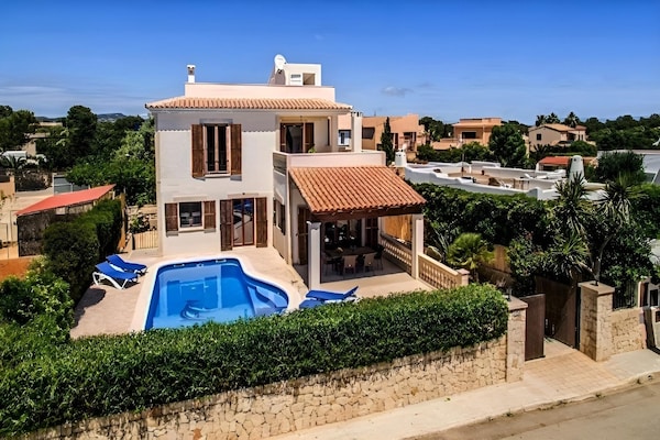Foto van Villa in Santanyí met privézwembad en BBQ - Vakantiehuis in Santanyi - ExteriorSummer