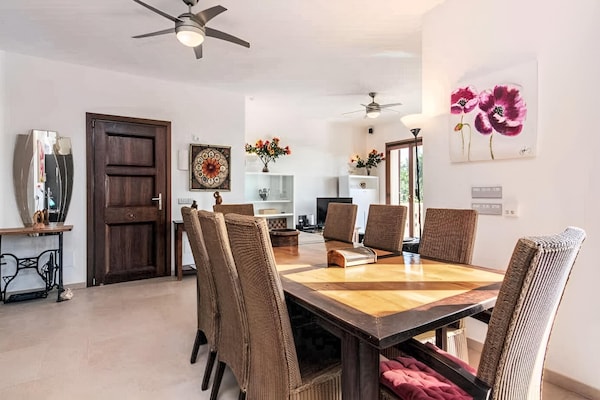 Foto van Villa in Santanyí met privézwembad en BBQ - Vakantiehuis in Santanyi - DiningRoom