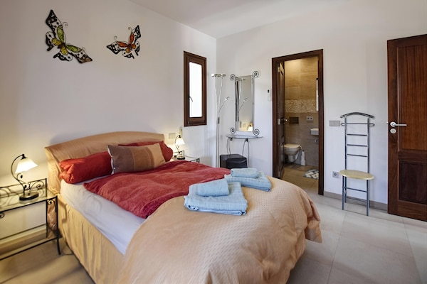 Foto van Villa in Santanyí met privézwembad en BBQ - Vakantiehuis in Santanyi - BedRoom