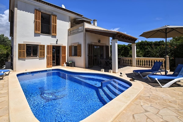 Foto van Villa in Santanyí met privézwembad en BBQ - Vakantiehuis in Santanyi - ExteriorSummer