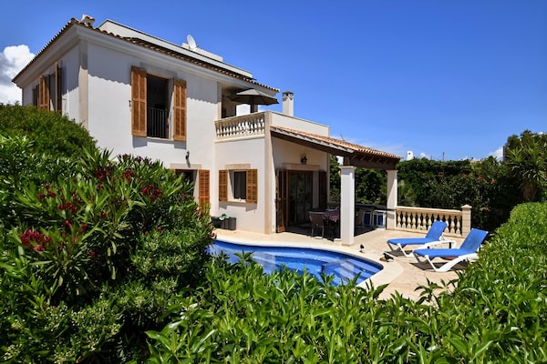 Foto van Villa in Santanyí met privézwembad en BBQ - Vakantiehuis in Santanyi - ExteriorSummer