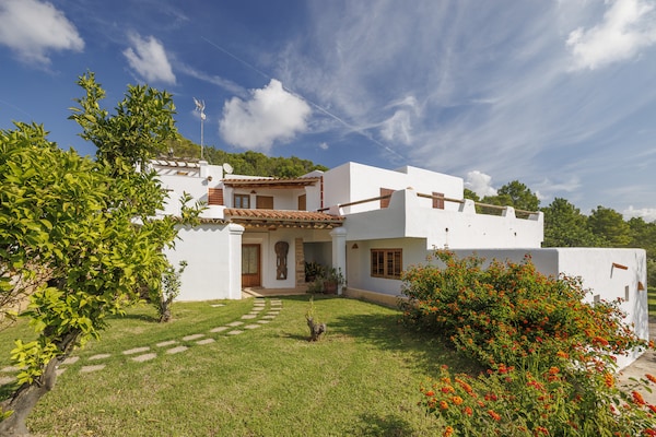 Foto van Villa nabij de stranden in het zuidwesten - Vakantiehuis in Benimusa - ExteriorSummer