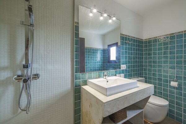Foto van Villa nabij de stranden in het zuidwesten - Vakantiehuis in Benimusa - BathRoom