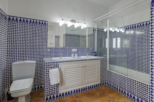 Foto van Villa nabij de stranden in het zuidwesten - Vakantiehuis in Benimusa - BathRoom