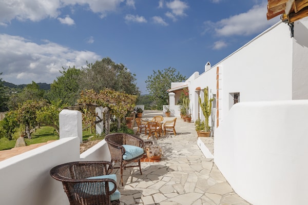 Foto van Villa nabij de stranden in het zuidwesten - Vakantiehuis in Benimusa - TerraceBalcony