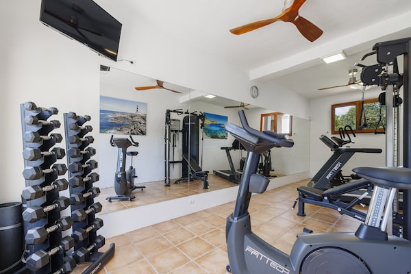 Foto van Villa nabij de stranden in het zuidwesten - Vakantiehuis in Benimusa - gym