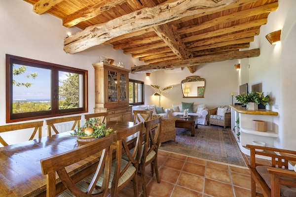 Foto van Villa nabij de stranden in het zuidwesten - Vakantiehuis in Benimusa - DiningRoom