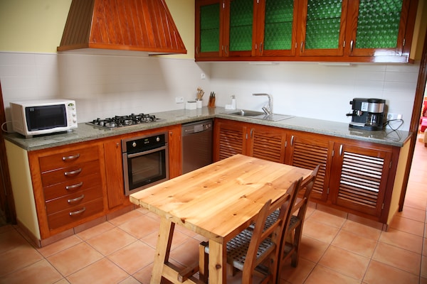 Foto van Vakantiehuis in St. Josep de sa Talaia met zwembad - Kitchen