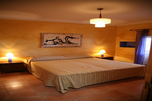 Foto van Vakantiehuis in St. Josep de sa Talaia met zwembad - BedRoom
