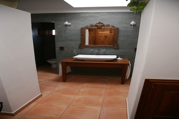 Foto van Vakantiehuis in St. Josep de sa Talaia met zwembad - BathRoom