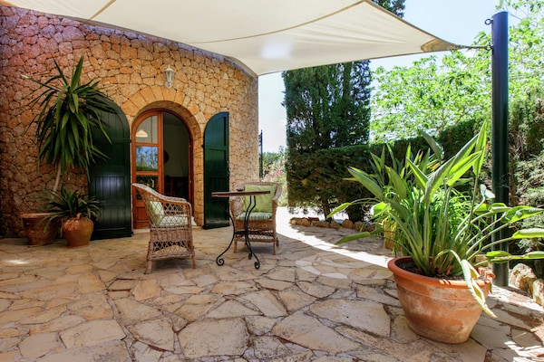 Foto van Vakantiehuis in St. Josep de sa Talaia met zwembad - TerraceBalcony
