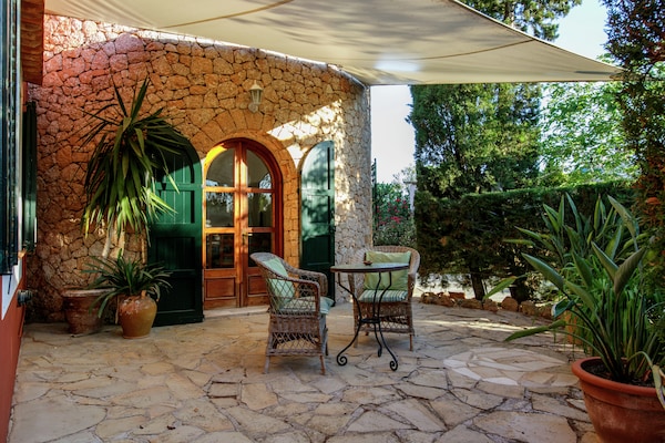 Foto van Vakantiehuis in St. Josep de sa Talaia met zwembad - TerraceBalcony
