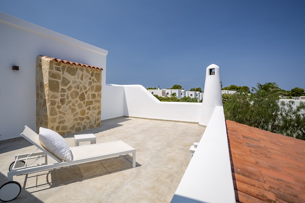Foto van Rustige villa in Cala Vadella met zwembad - Vakantiehuis in Sant Josep de sa Talaia - BathRoom