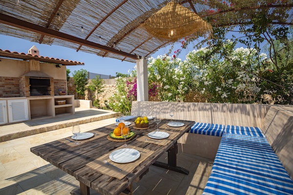 Foto van Rustige villa in Cala Vadella met zwembad - Vakantiehuis in Sant Josep de sa Talaia - TerraceBalcony
