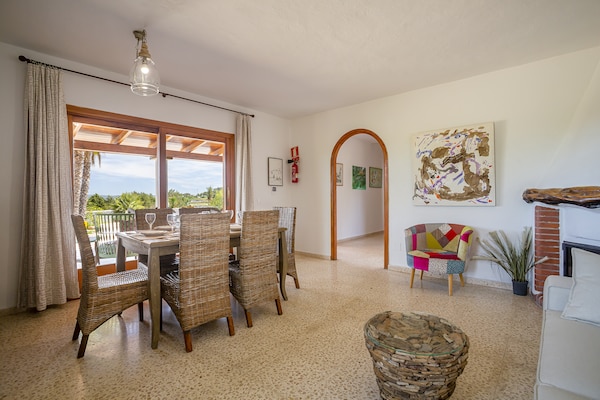 Foto van Villa met 3 slaapkamers in Sant Josep met zwembad - Vakantiehuis in Sant Josep de Sa Talaia - DiningRoom