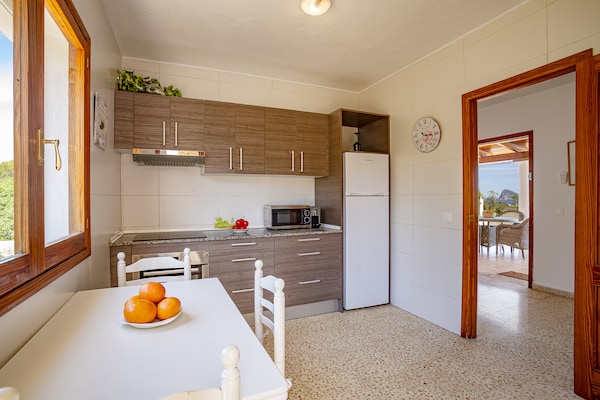 Foto van Villa met 3 slaapkamers in Sant Josep met zwembad - Vakantiehuis in Sant Josep de Sa Talaia - Kitchen