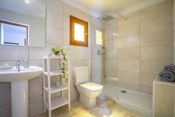 Foto van Villa met 3 slaapkamers in Sant Josep met zwembad - Vakantiehuis in Sant Josep de Sa Talaia - BathRoom