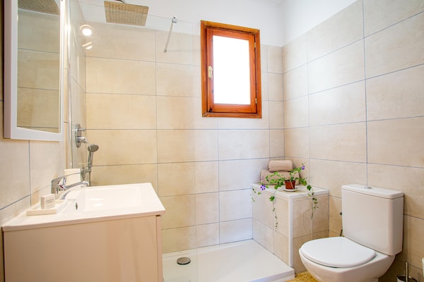 Foto van Villa met 3 slaapkamers in Sant Josep met zwembad - Vakantiehuis in Sant Josep de Sa Talaia - BathRoom