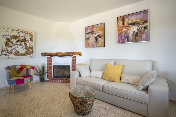 Foto van Villa met 3 slaapkamers in Sant Josep met zwembad - Vakantiehuis in Sant Josep de Sa Talaia - LivingRoom