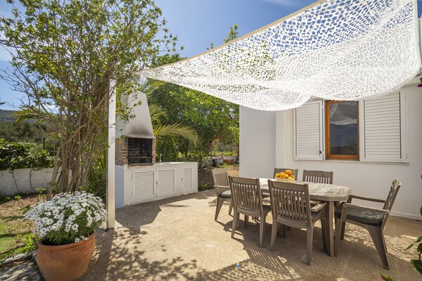 Foto van Villa met 3 slaapkamers in Sant Josep met zwembad - Vakantiehuis in Sant Josep de Sa Talaia - TerraceBalcony