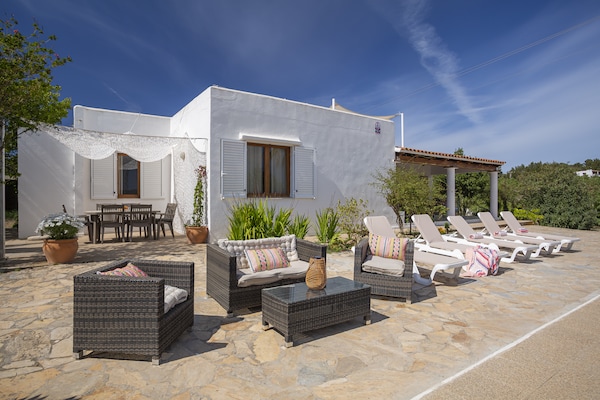 Foto van Villa met 3 slaapkamers in Sant Josep met zwembad - Vakantiehuis in Sant Josep de Sa Talaia - TerraceBalcony