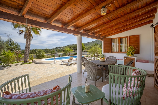 Foto van Villa met 3 slaapkamers in Sant Josep met zwembad - Vakantiehuis in Sant Josep de Sa Talaia - AreaSummer1KM
