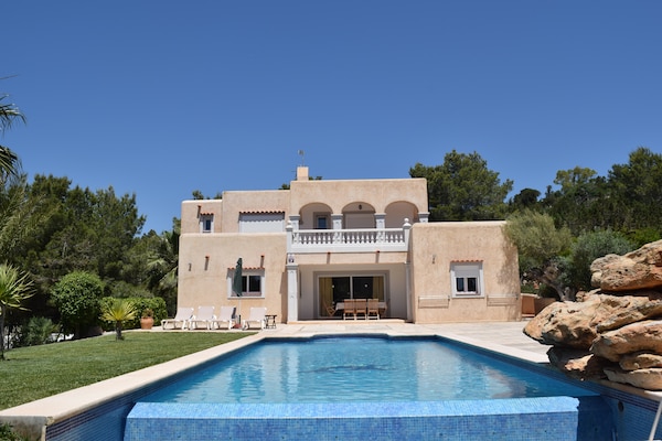 Foto van Villa in Sant Josep bij Cala Jondal - Vakantiehuis in San Josep - ExteriorSummer