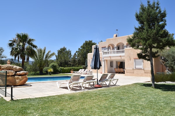 Foto van Villa in Sant Josep bij Cala Jondal - Vakantiehuis in San Josep - ExteriorSummer