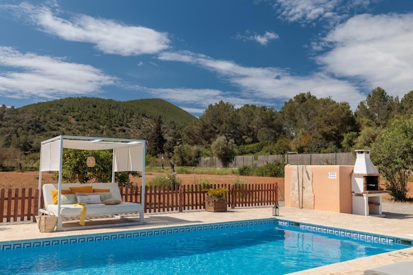 Foto van CASA CALA LLONGA Familie Ibiza-retraite - Vakantiehuis in Santa Eularia des Riu - PoolOfHouse