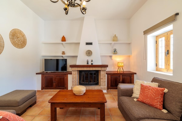 Foto van CASA CALA LLONGA Familie Ibiza-retraite - Vakantiehuis in Santa Eularia des Riu - DiningRoom