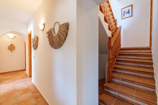 Foto van CASA CALA LLONGA Familie Ibiza-retraite - Vakantiehuis in Santa Eularia des Riu - Stairs