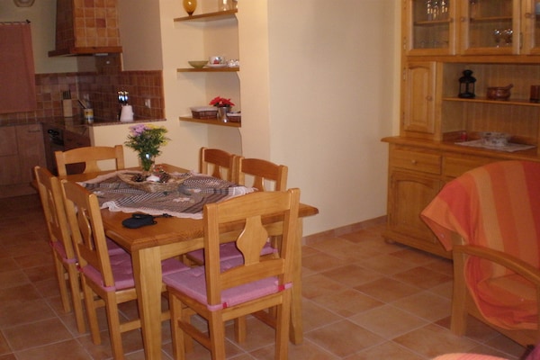 Foto van Landhuis in Maians met privézwembad - Vakantiehuis in Maians-Castellfollit del Boix - DiningRoom