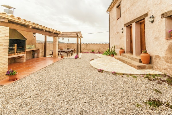 Foto van Landhuis in Maians met privézwembad - Vakantiehuis in Maians-Castellfollit del Boix - GardenSummer