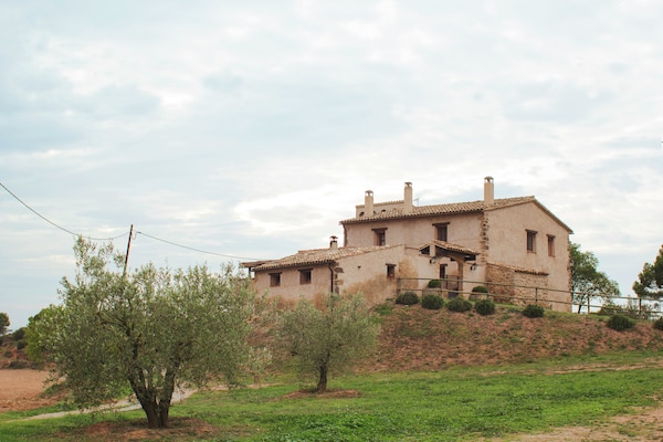 Foto van Landhuis in Maians met privézwembad - Vakantiehuis in Maians-Castellfollit del Boix - AreaSummer1KM