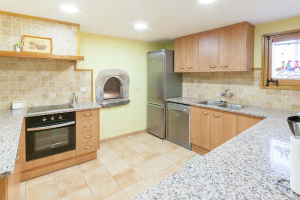 Foto van Landhuis in Maians met privézwembad - Vakantiehuis in Maians-Castellfollit del Boix - Kitchen