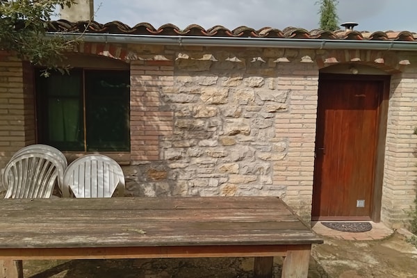 Foto van Vrijstaand landelijk gelegen landhuis de 19e eeuw - Vakantiehuis in Calonge de Segarra - TerraceBalcony