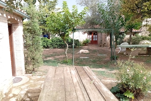 Foto van Vrijstaand landelijk gelegen landhuis de 19e eeuw - Vakantiehuis in Calonge de Segarra - GardenSummer