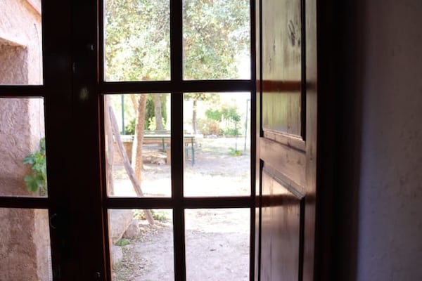 Foto van Vrijstaand landelijk gelegen landhuis de 19e eeuw - Vakantiehuis in Calonge de Segarra - HallReception