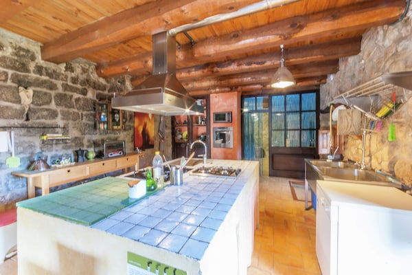 Foto van Landhuis in de buurt van Barcelona met zwembad - Vakantiehuis in Sant Pau de la Guardia - El Bruc - Kitchen