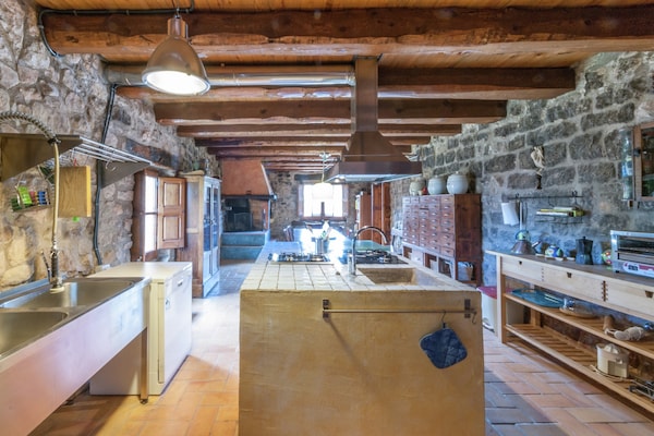 Foto van Landhuis in de buurt van Barcelona met zwembad - Vakantiehuis in Sant Pau de la Guardia - El Bruc - Kitchen