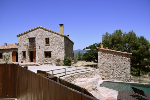 Foto van Landhuis in de buurt van Barcelona met zwembad - Vakantiehuis in Sant Pau de la Guardia - El Bruc - GardenSummer