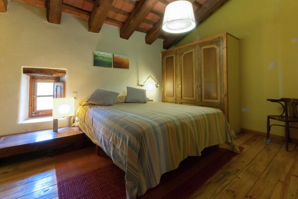 Foto van Landhuis in de buurt van Barcelona met zwembad - Vakantiehuis in Sant Pau de la Guardia - El Bruc - BedRoom