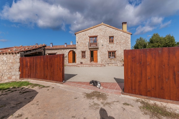 Foto van Landhuis in de buurt van Barcelona met zwembad - Vakantiehuis in Sant Pau de la Guardia - El Bruc - ExteriorSummer