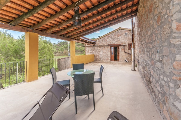Foto van Landhuis in de buurt van Barcelona met zwembad - Vakantiehuis in Sant Pau de la Guardia - El Bruc - TerraceBalcony