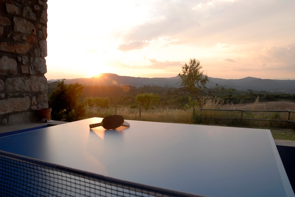 Foto van Landhuis in de buurt van Barcelona met zwembad - Vakantiehuis in Sant Pau de la Guardia - El Bruc - Facilities