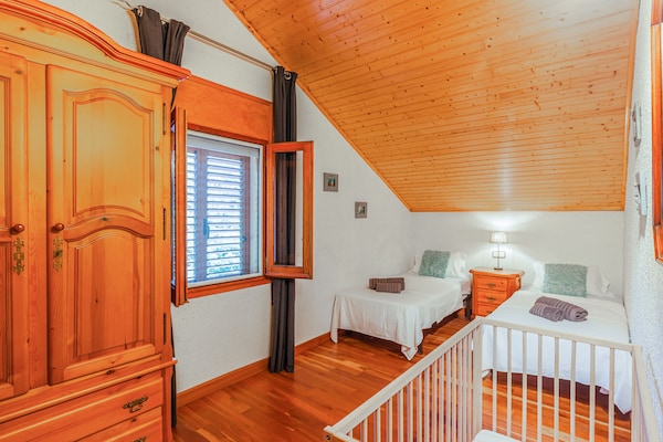 Foto van Authentieke villa in Tordera met privézwembad - Vakantiehuis in Tordera - BedRoom