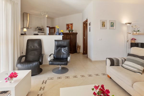 Foto van Villa aan het zwembad aan de Costa de la Luz - Vakantiehuis in Sanlúcar de Barrameda - LivingRoom