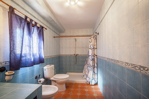 Foto van Herenboerderij met privézwembad in het hart van natuurpark La Subbética Córdoba - BathRoom